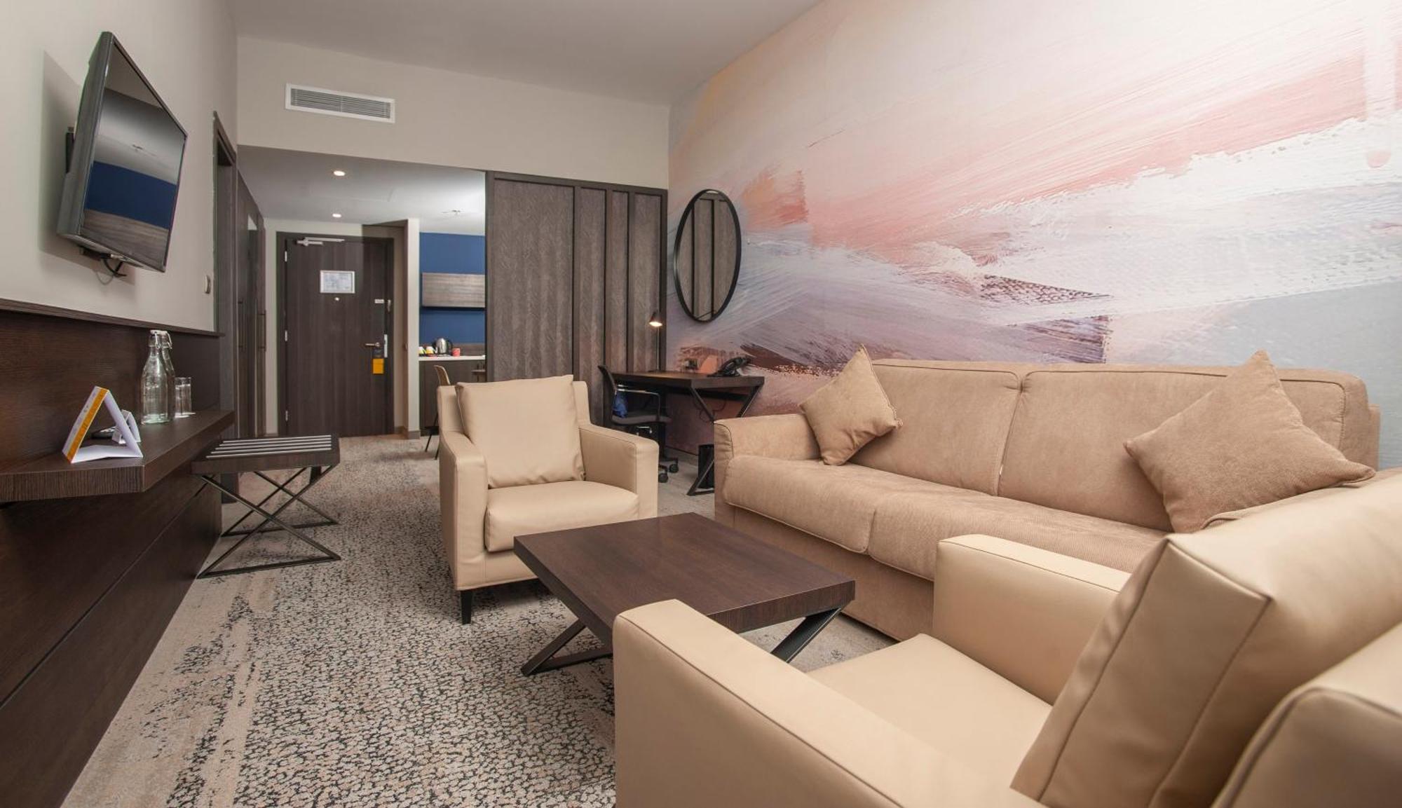 Voco - Podgorica By Ihg Hotel Exterior photo