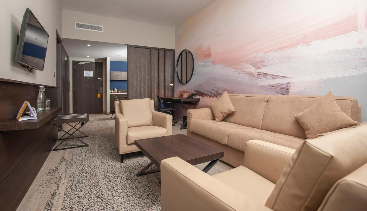 Voco - Podgorica By Ihg Hotel Exterior photo